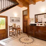 Xenon Apartment *
